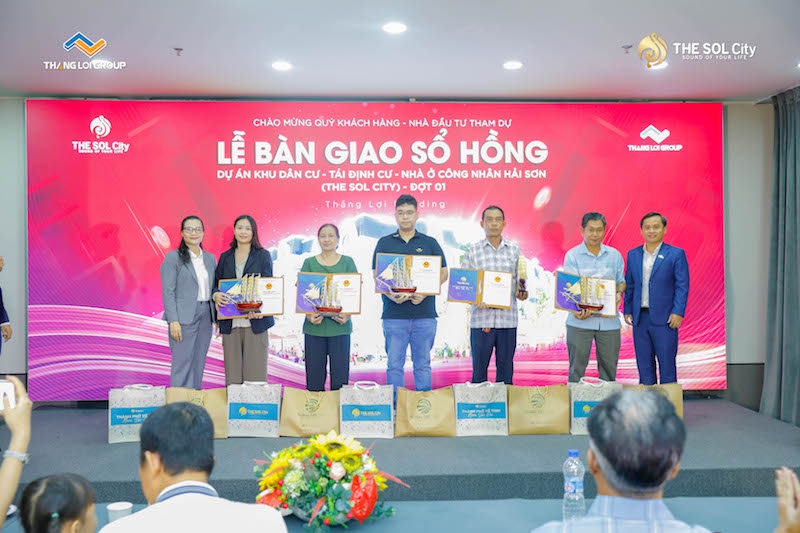 Giữ vững uy tín, Tập đoàn Thắng Lợi chính thức bàn giao sổ hồng dự án The Sol City