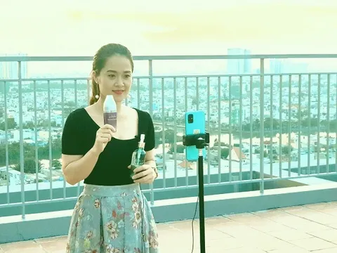 “Cô Ba” bán hàng trên nóc nhà…để tránh dịch