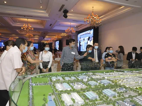 Một dự án có quy mô “khủng” vừa ra mắt tại khu Tây đã khiến thị trường sôi động
