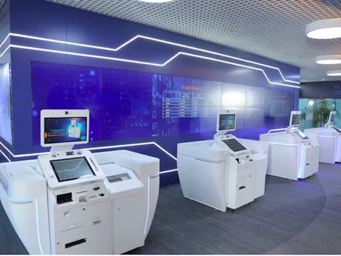 Tập đoàn Công nghệ Unicloud tiên phong cung cấp giải pháp máy giao dịch ngân hàng tự động STM